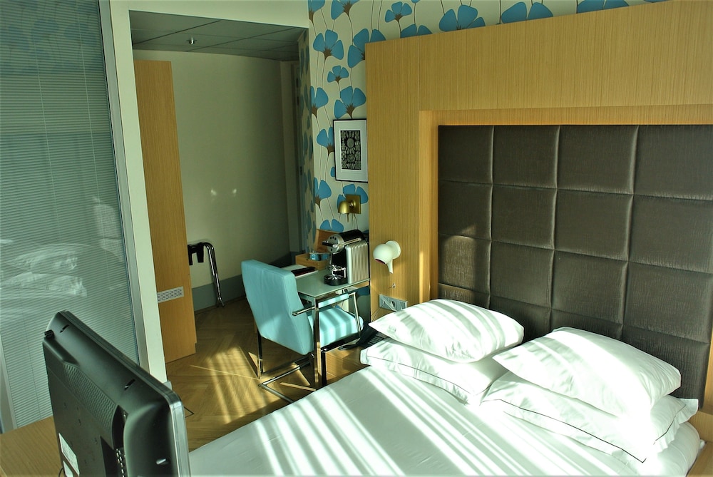 Amadi Park Hotel