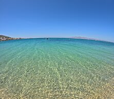 Studios Vrettos Beachfront Hotel