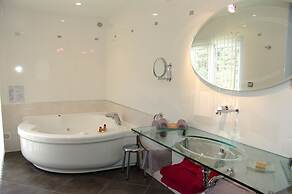 Private Hotel - Adults Only