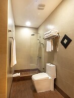 Weston Suites & Hotel