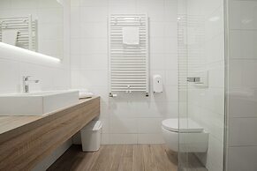 50/50 Hotel Belmont