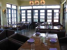 Silver Sands Hide Away