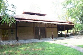 Hills Joglo Villa