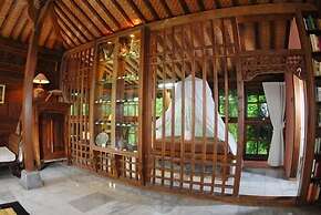 Hills Joglo Villa