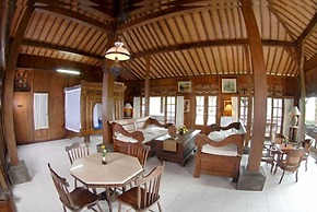 Hills Joglo Villa