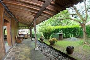 Hills Joglo Villa