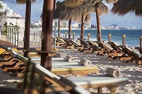Club Regina Cancun