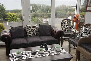 Plas Isa Hotel