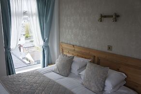 Plas Isa Hotel