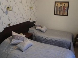 Plas Isa Hotel