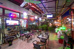 Pattaya Holiday Lodge