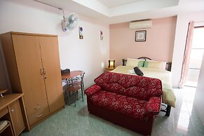 Pattaya Holiday Lodge