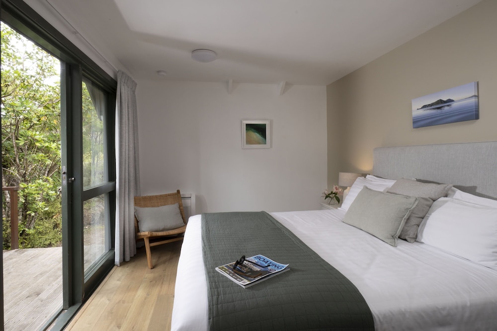 Awaroa Lodge