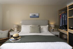 Awaroa Lodge