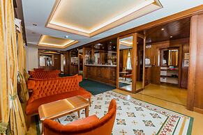 Hotel Serena