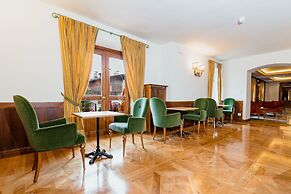 Hotel Serena