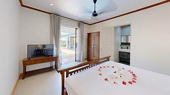 Idyllic Samui Beach Villa Resort