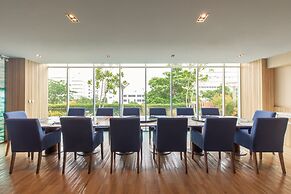 Centara Life Government Complex Hotel & Convention Centre Chaeng Watth