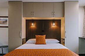 429 Apartments and Suites
