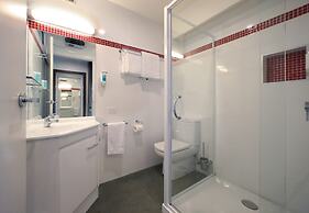 429 Apartments and Suites
