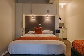 429 Apartments and Suites