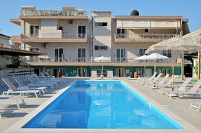 ID Holiday Living