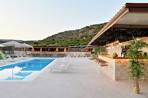 ID Holiday Living