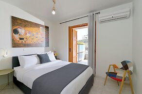 ID Holiday Living
