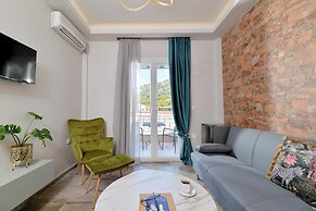 ID Holiday Living
