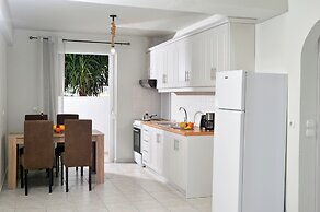 ID Holiday Living
