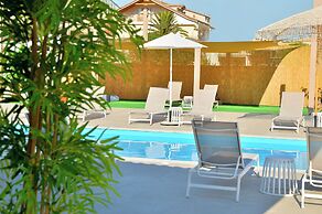 ID Holiday Living