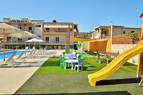 ID Holiday Living