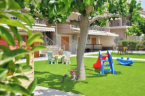 ID Holiday Living