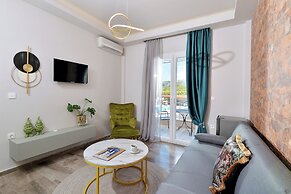 ID Holiday Living