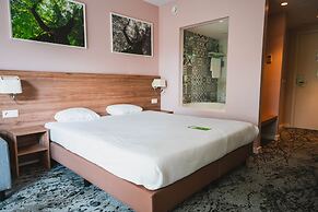 Utopia Hotel