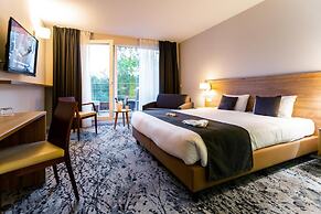 Utopia Hotel