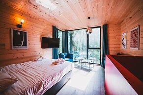 Utopia Hotel