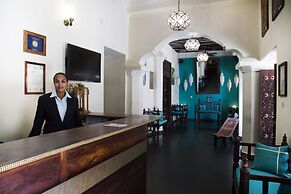 Maru Maru Hotel