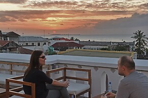 Maru Maru Hotel