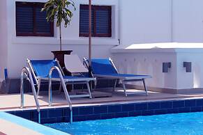 Maru Maru Hotel