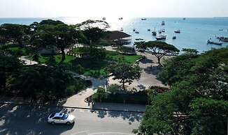 Maru Maru Hotel