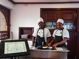 Maru Maru Hotel