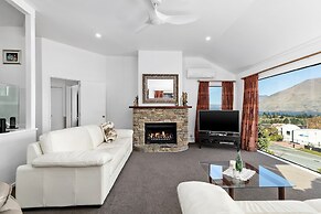 Balmoral Lodge