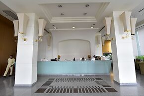 New Season Hotel