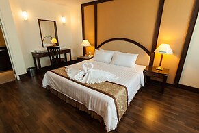 New Season Hotel
