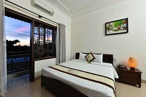 Bach Dang Hoi An Hotel