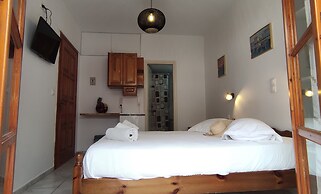 Kapetanos Rooms
