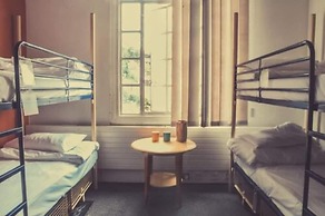 Rock n Bowl Hostel