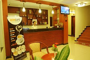 V N E Hotel