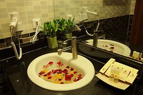 V N E Hotel